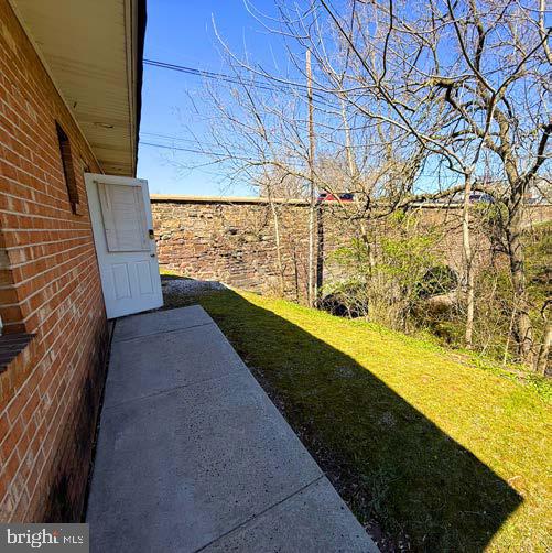 1630 E High St #suite 3 Property Photo 8
