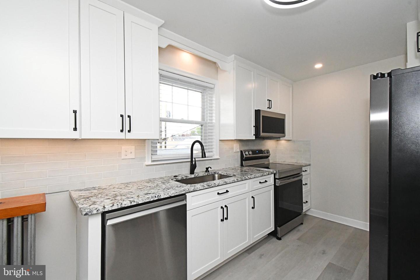 1318 Cherry St Property Photo 6