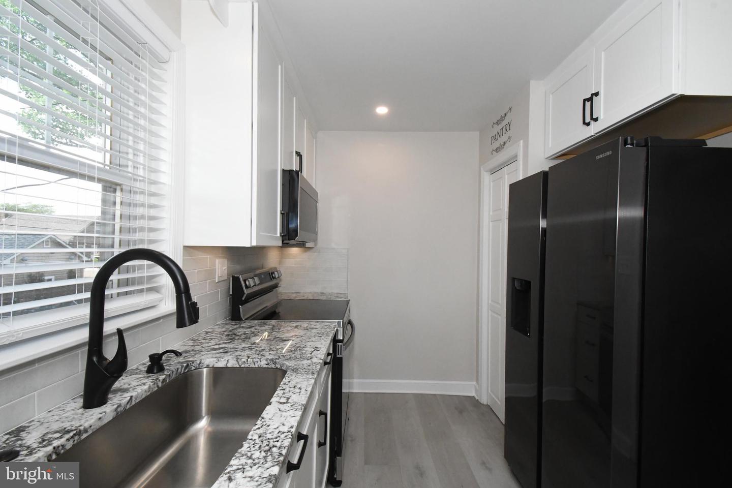 1318 Cherry St Property Photo 7