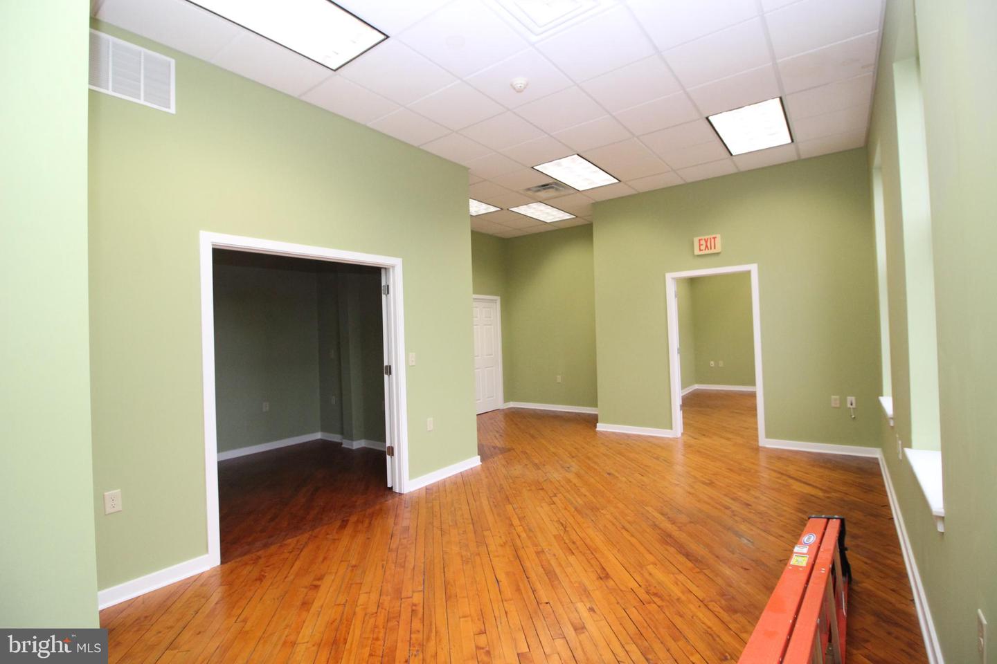 21 E Lincoln Ave Property Photo 6