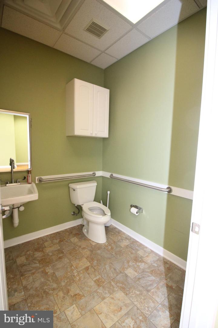 21 E Lincoln Ave Property Photo 7
