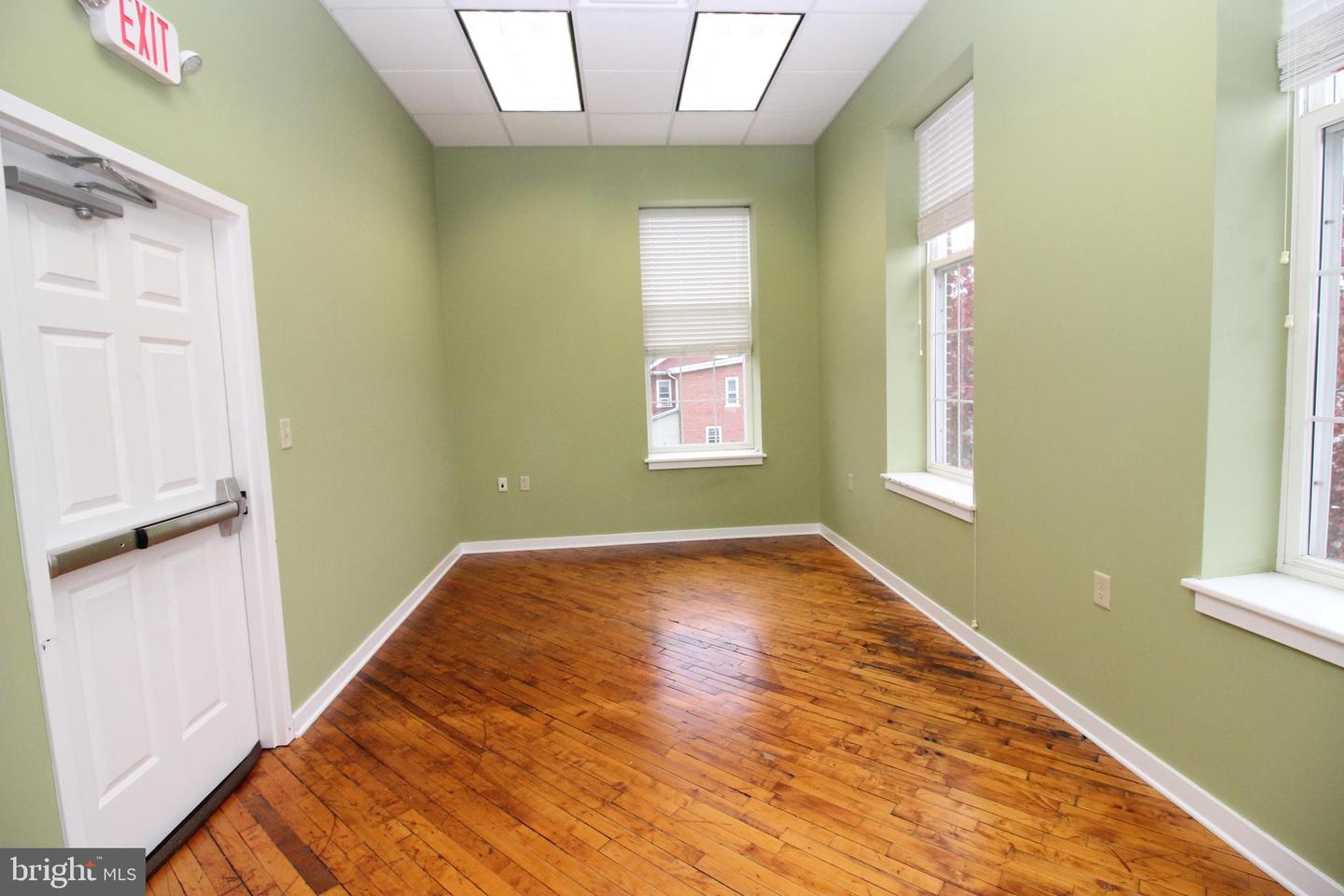 21 E Lincoln Ave Property Photo 10
