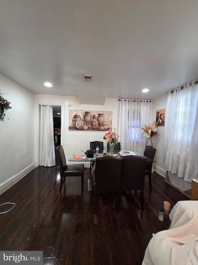 427 Walnut St Property Photo 3