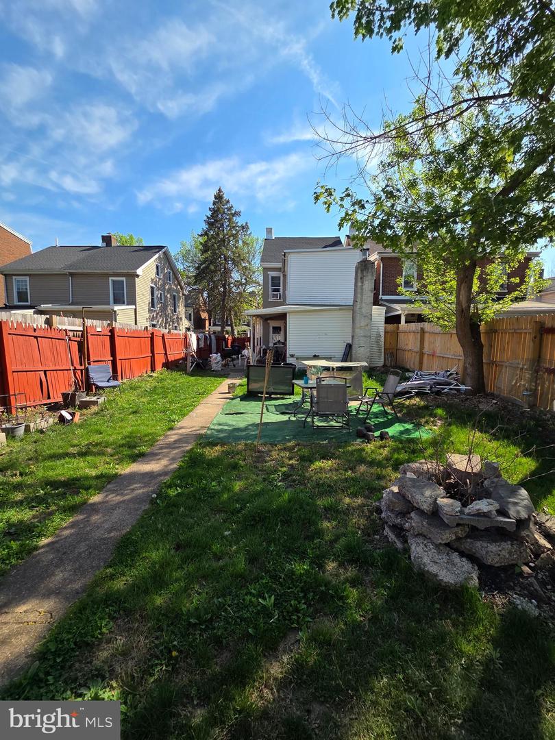 427 Walnut St Property Photo 14