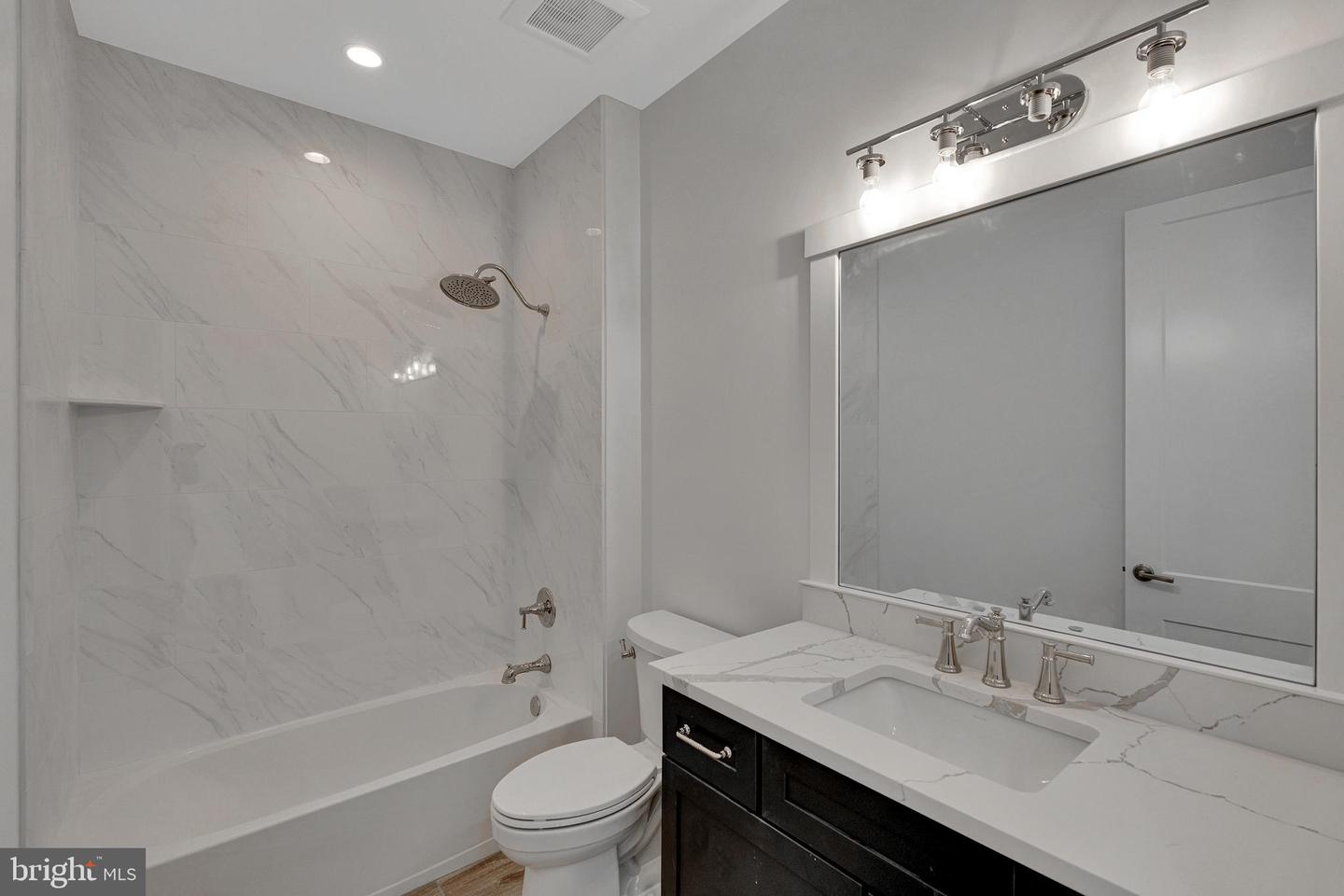 734 Emory Ct. Property Photo 5