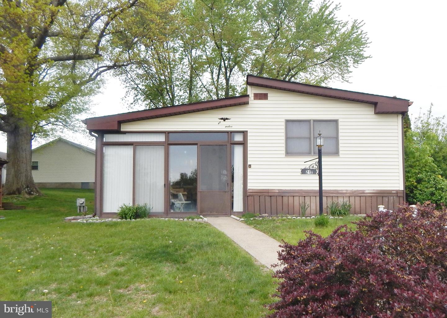 212 Fox Chase Ct Property Photo 1