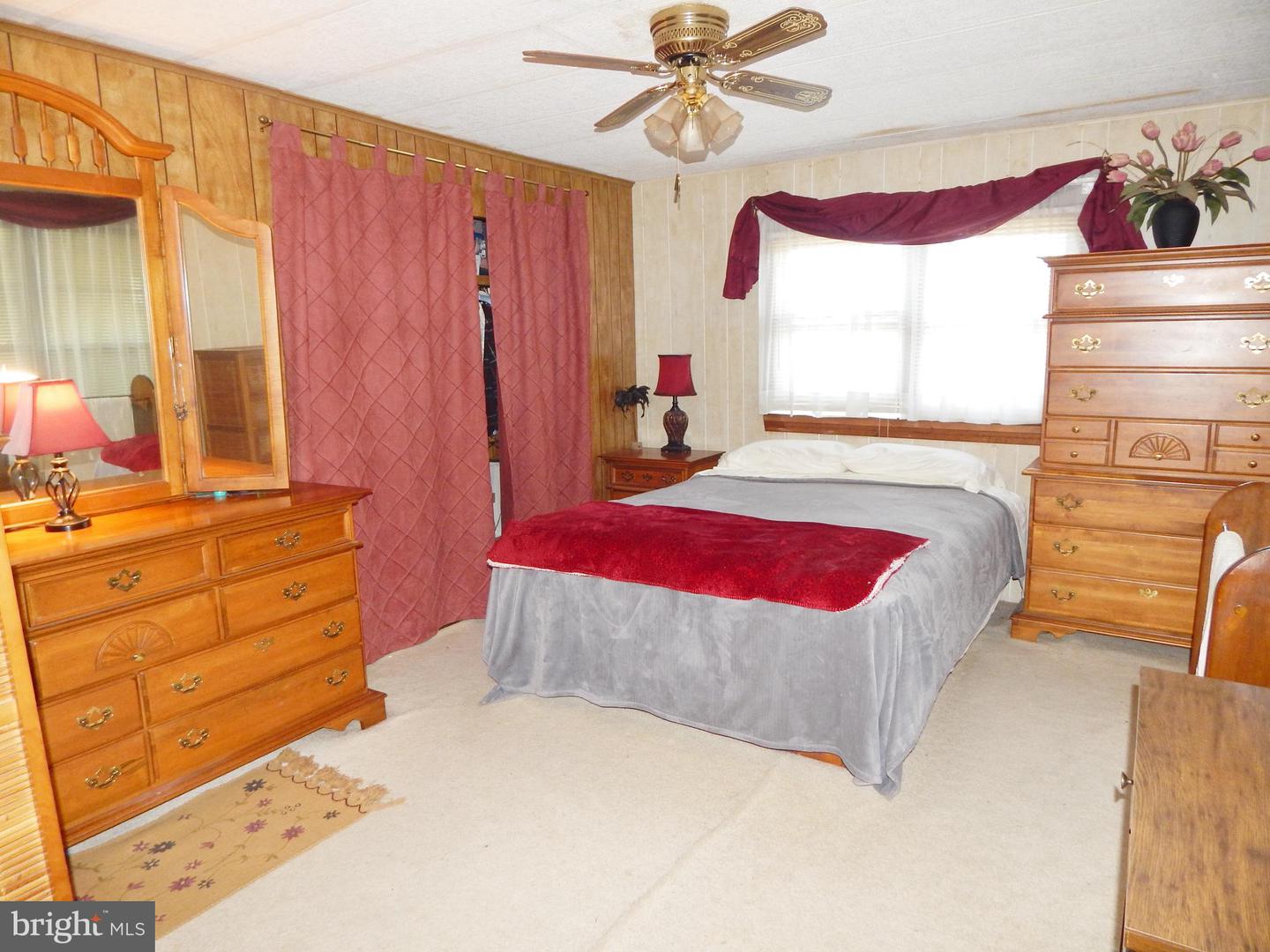 212 Fox Chase Ct Property Photo 8