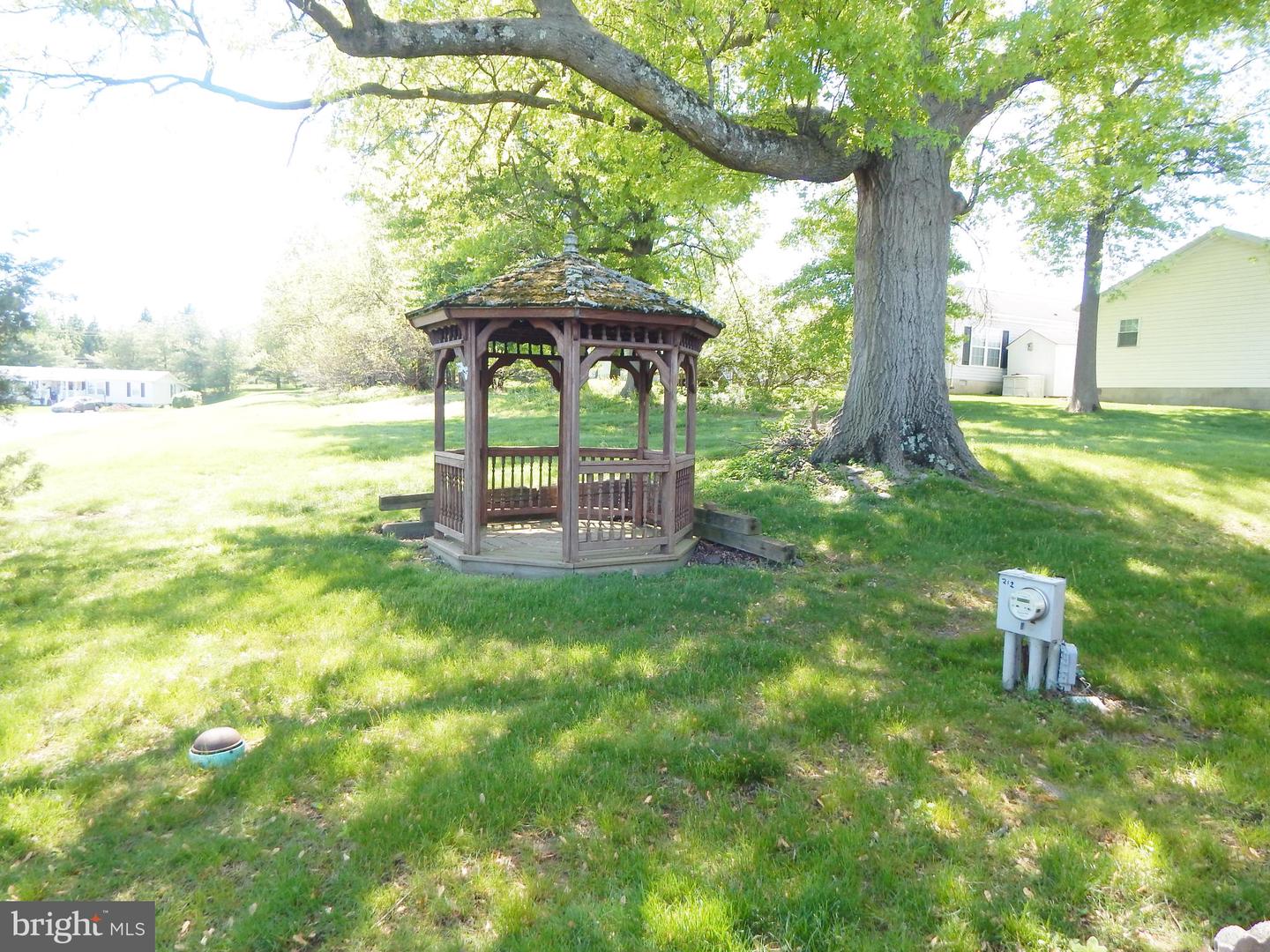 212 Fox Chase Ct Property Photo 13