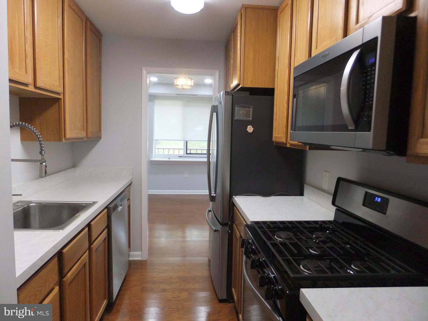 1637 Oakwood Dr #s209 Property Photo 4