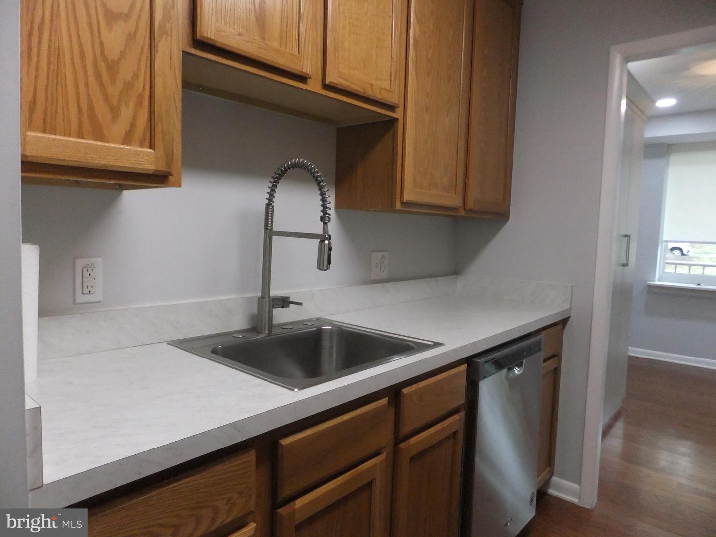 1637 Oakwood Dr #s209 Property Photo 6