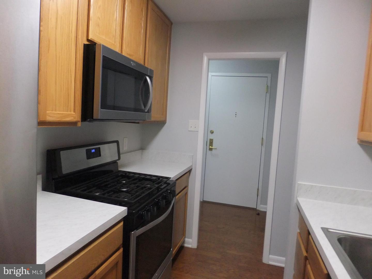 1637 Oakwood Dr #s209 Property Photo 8