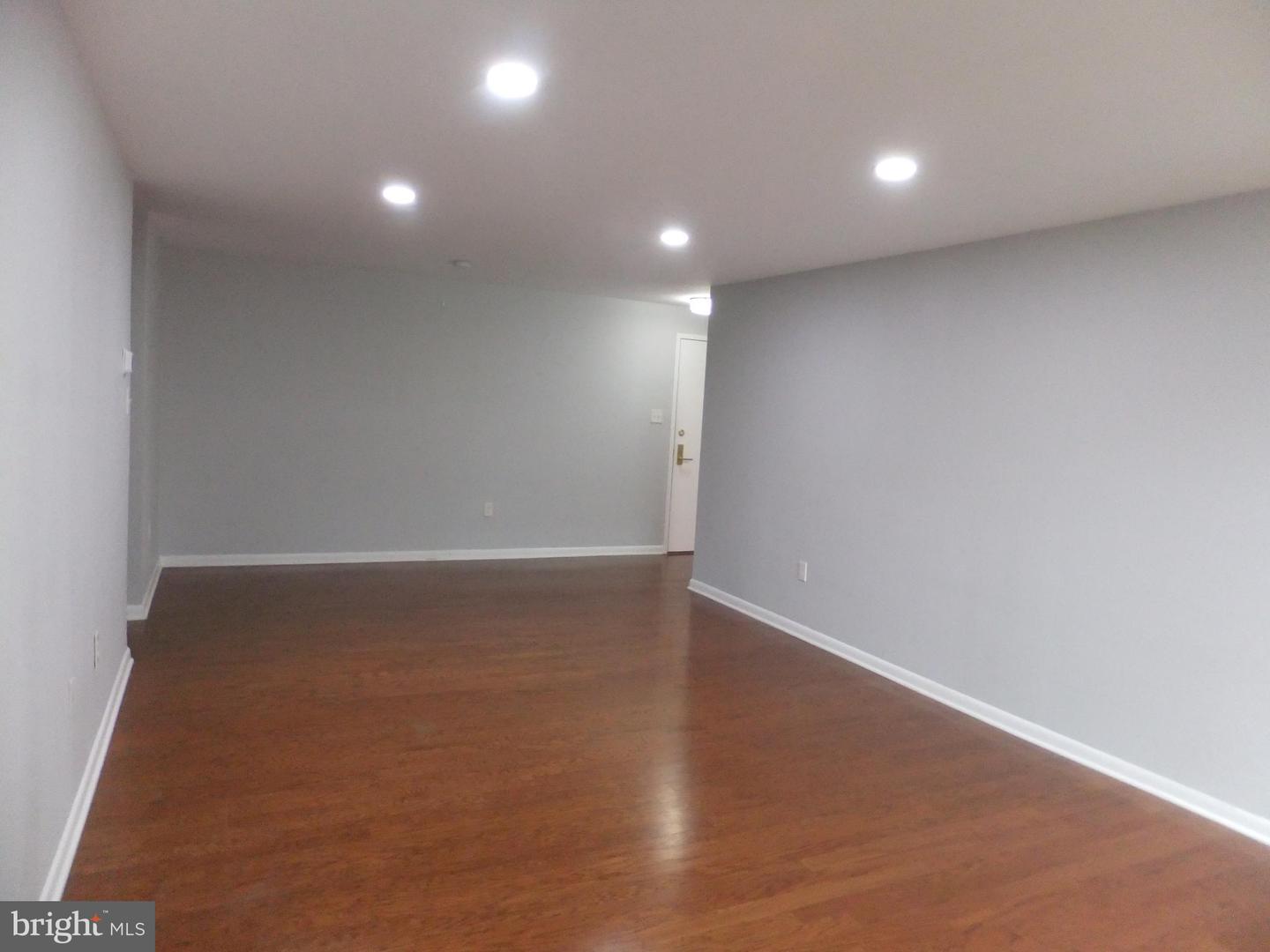 1637 Oakwood Dr #s209 Property Photo 11