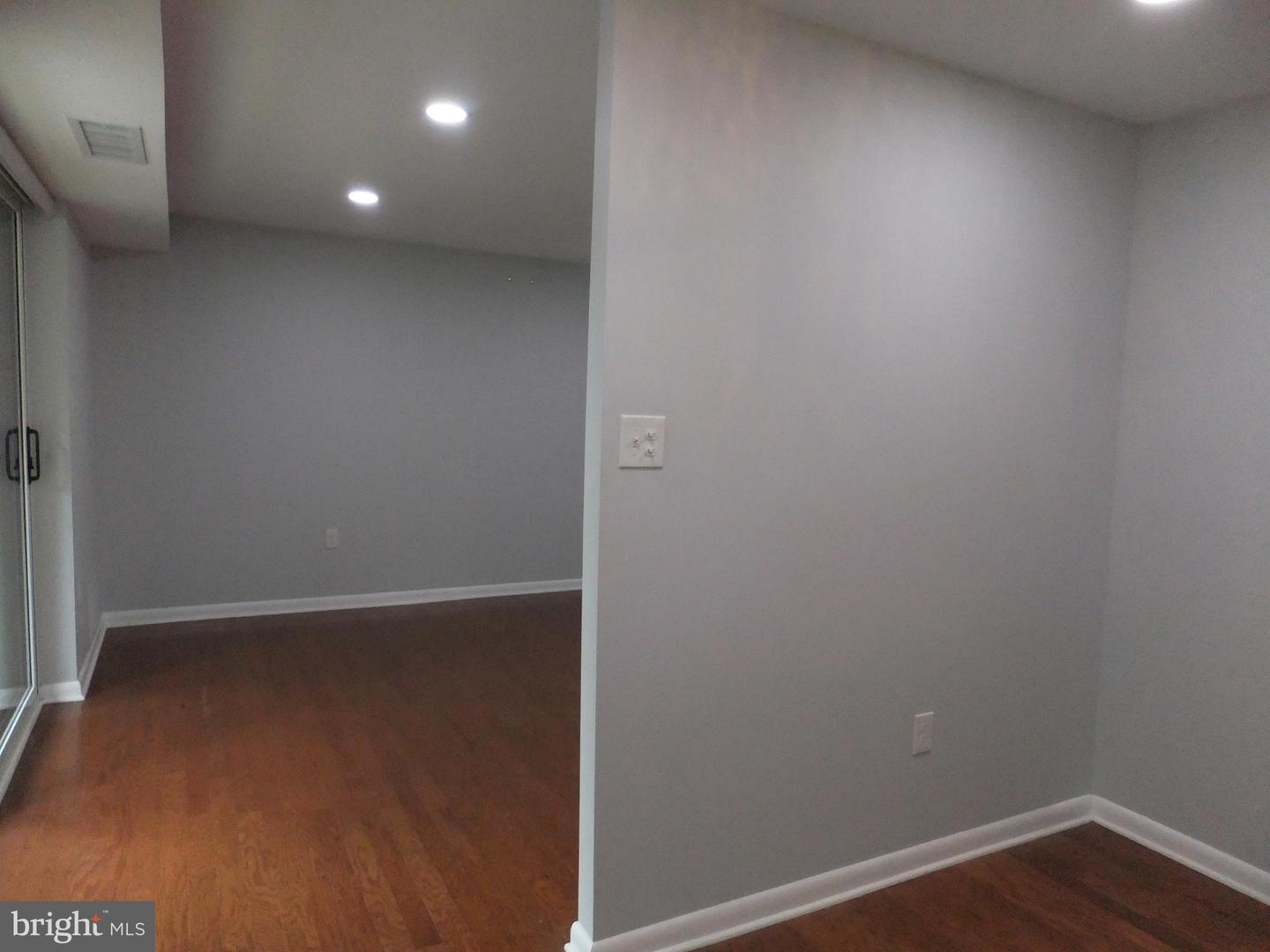 1637 Oakwood Dr #s209 Property Photo 13