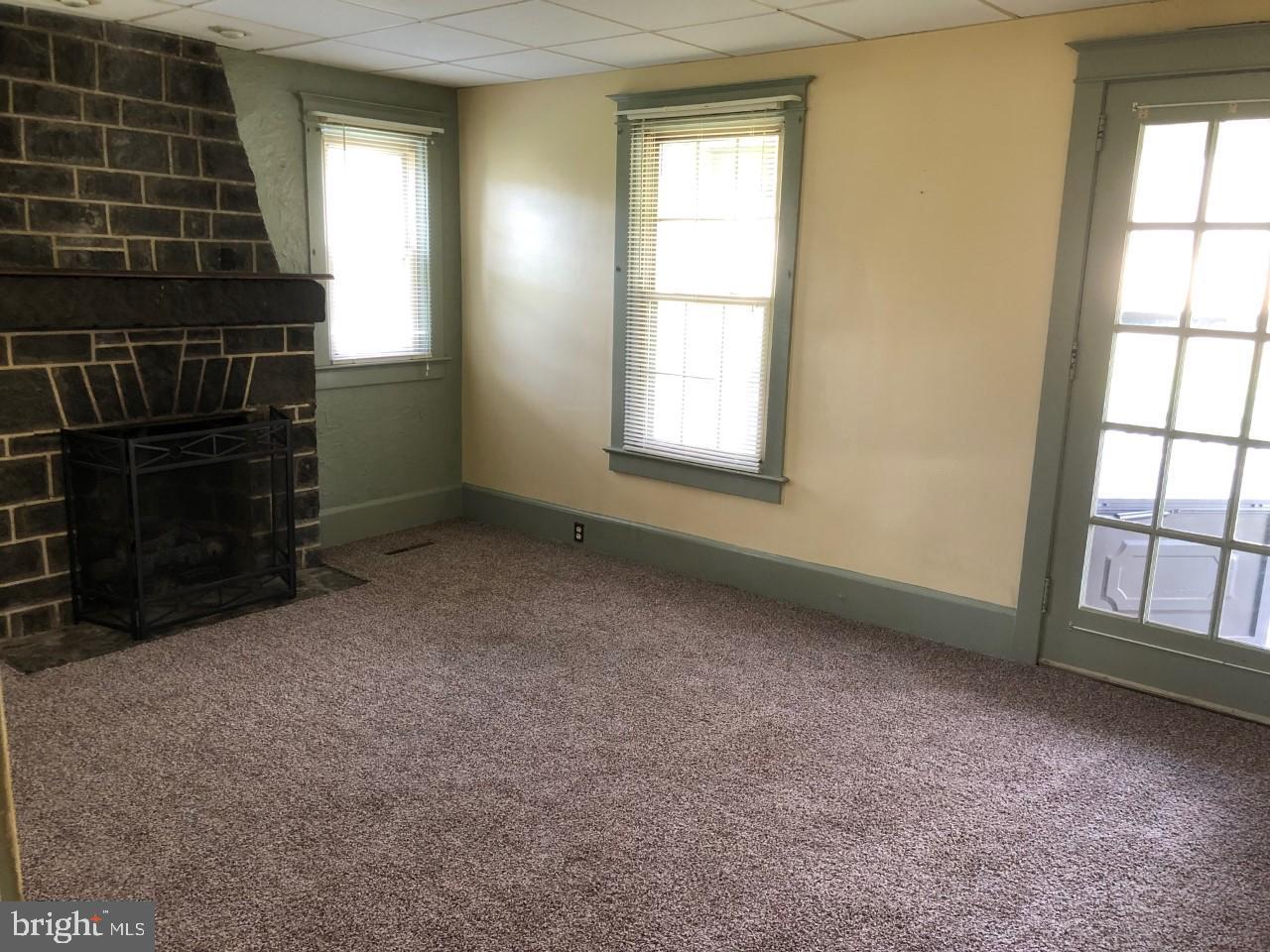 3017 Main St Property Photo 3