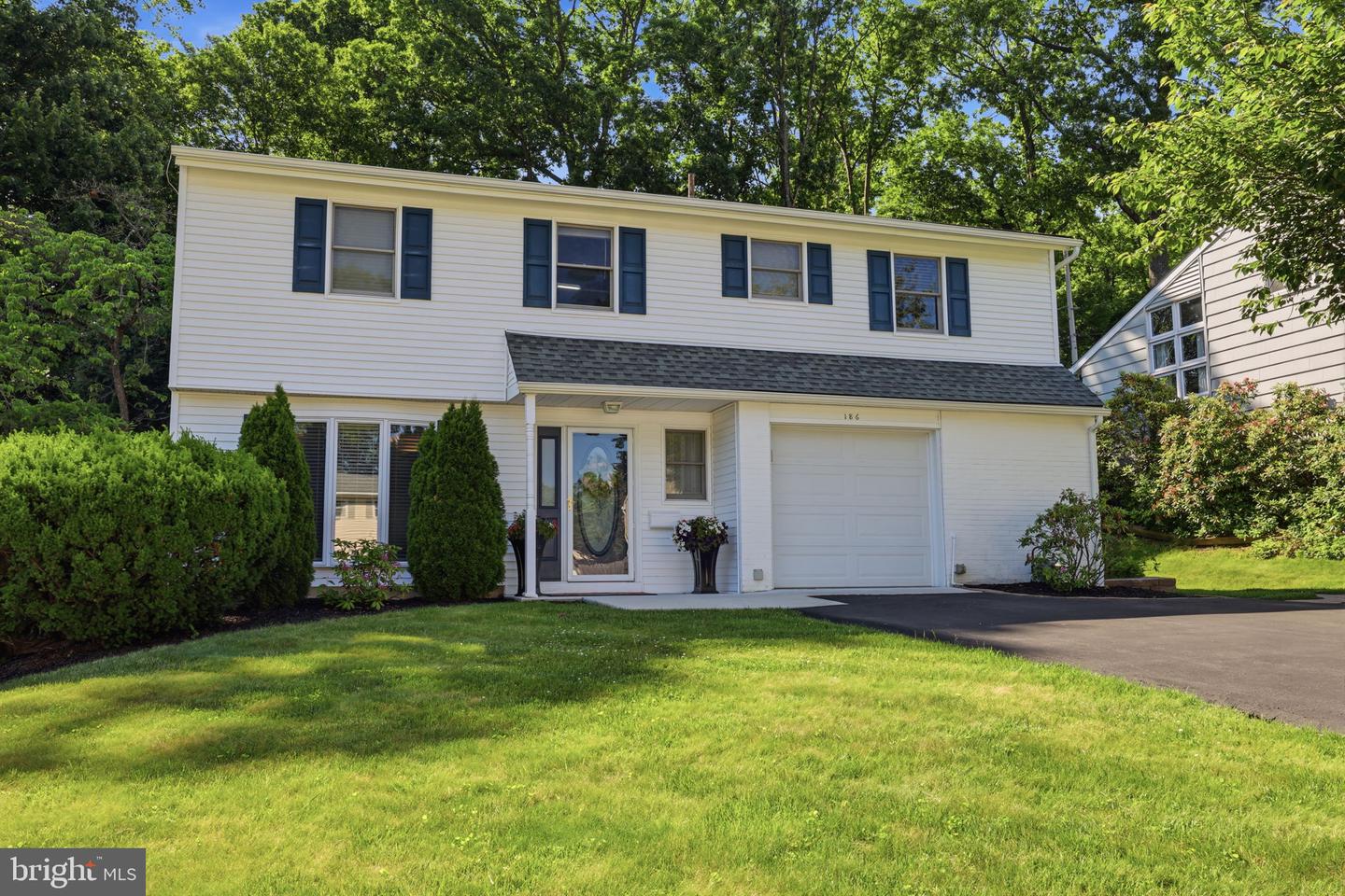 186 Windmill Rd Property Photo 1