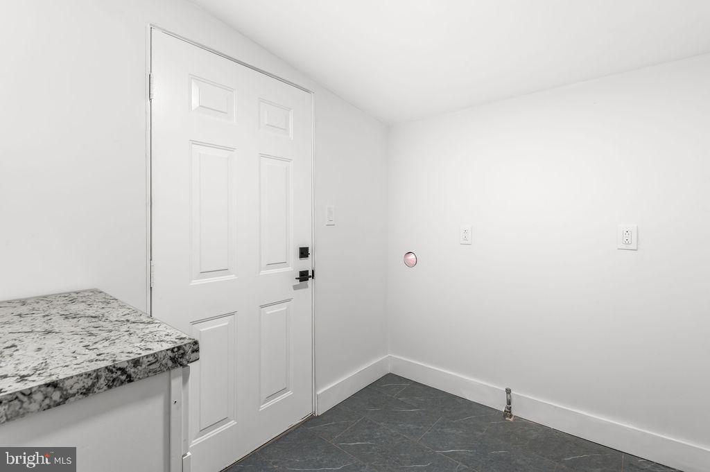 643 Spruce St Property Photo 13