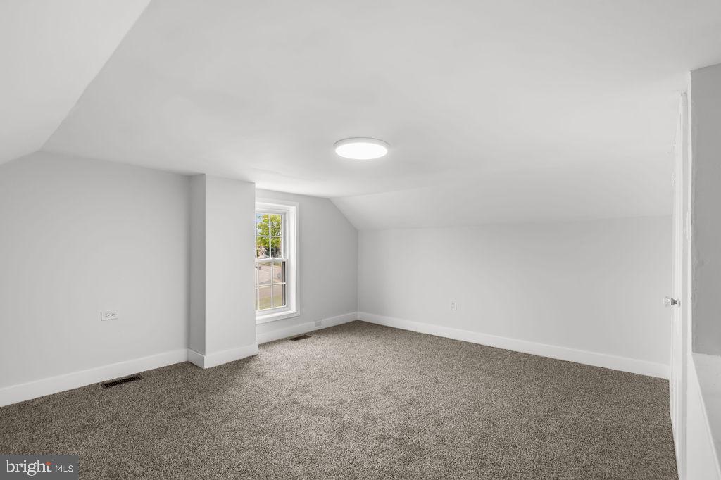 643 Spruce St Property Photo 25