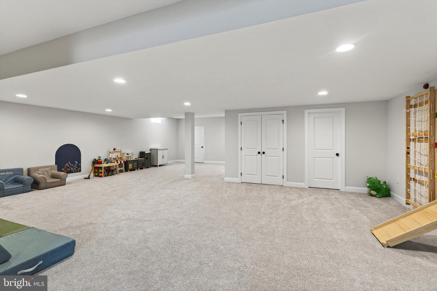 2560 Holly Ln Property Photo 33