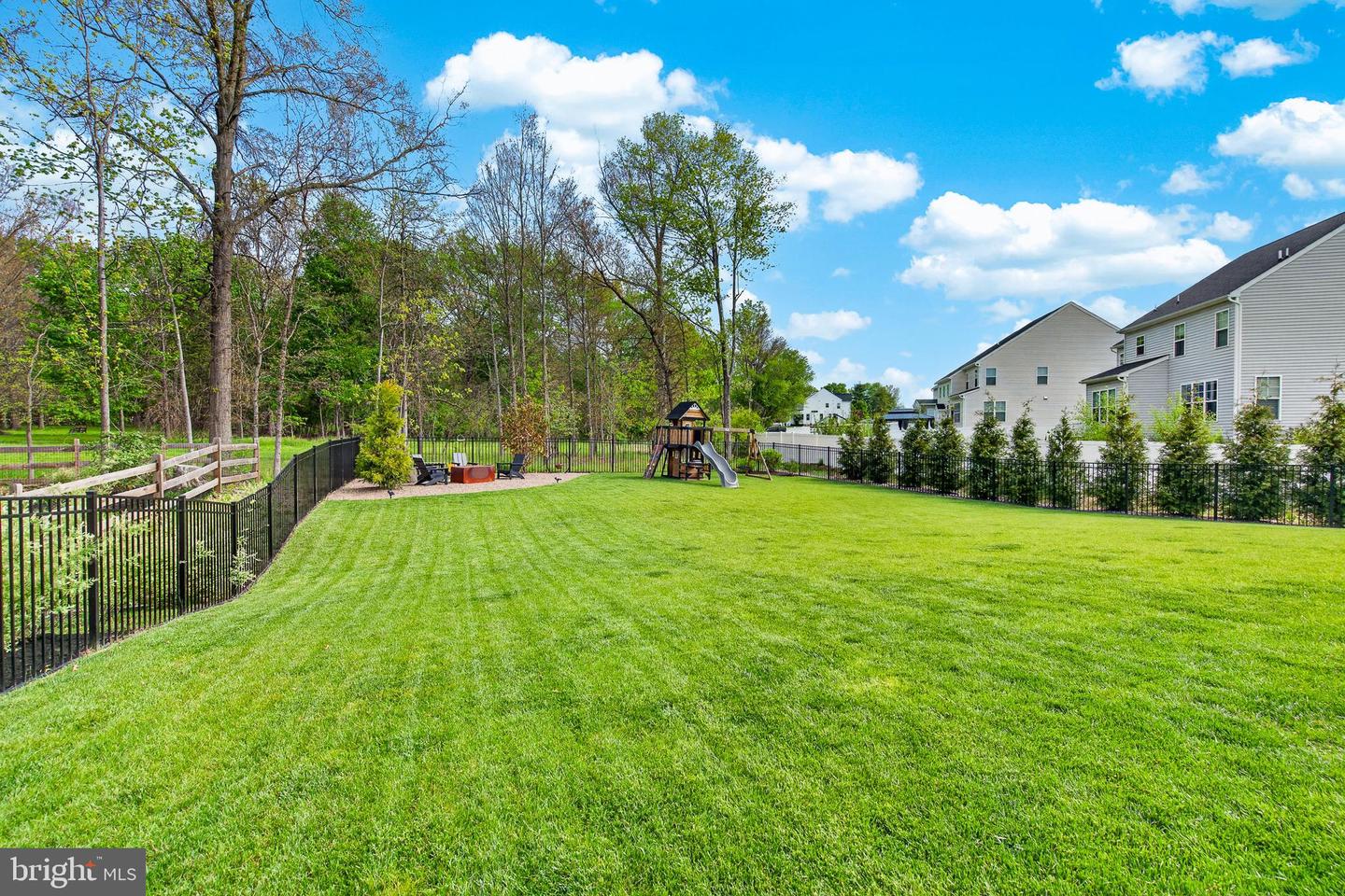 2560 Holly Ln Property Photo 35
