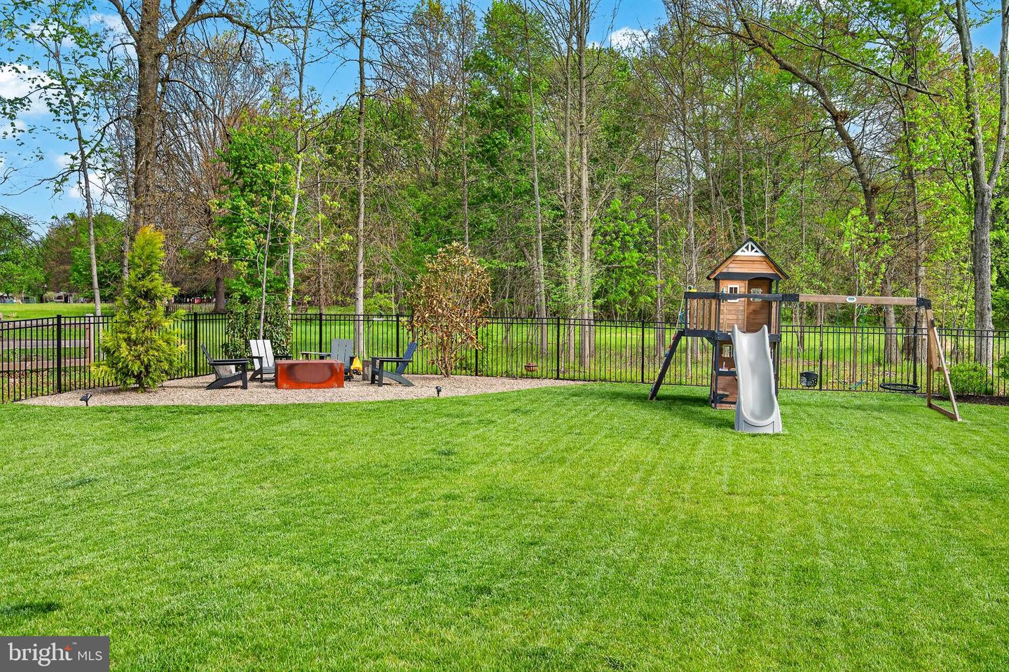 2560 Holly Ln Property Photo 36