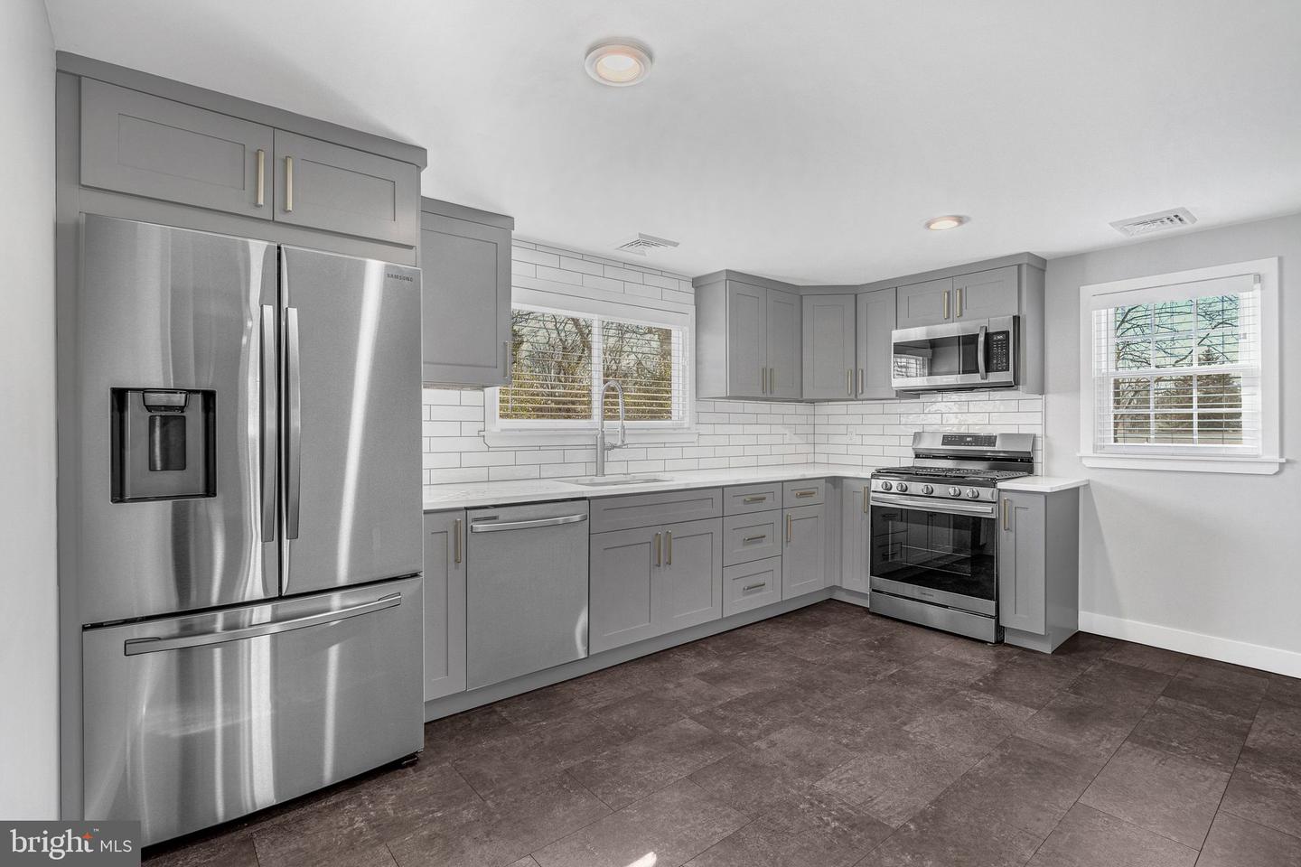 2952-54 Dekalb Pike Property Photo 5