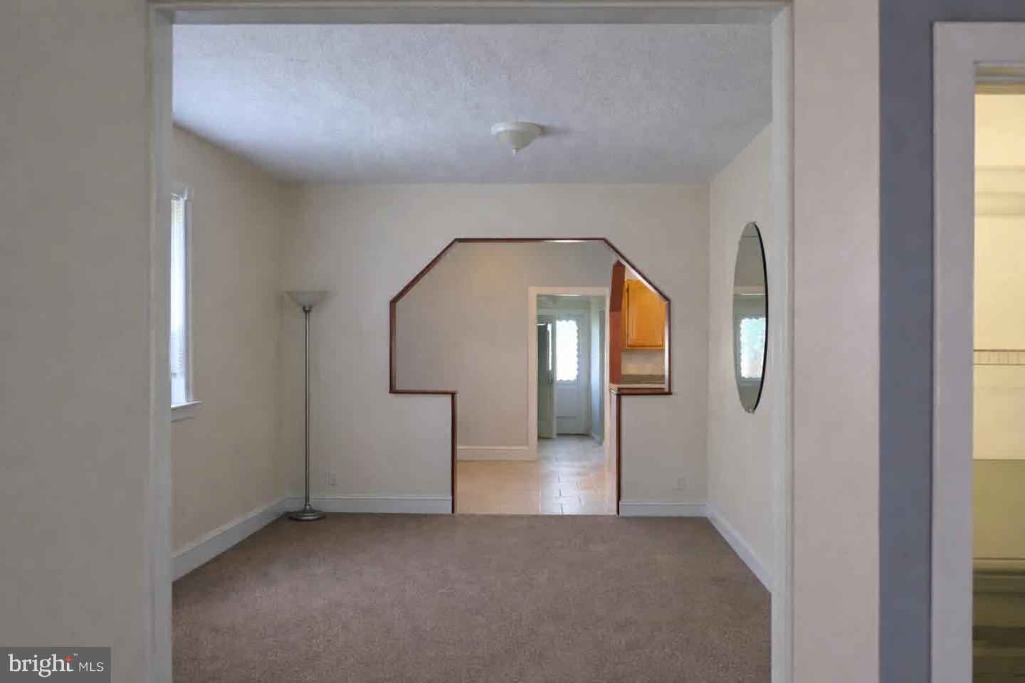 932 Township Line Rd Property Photo 3