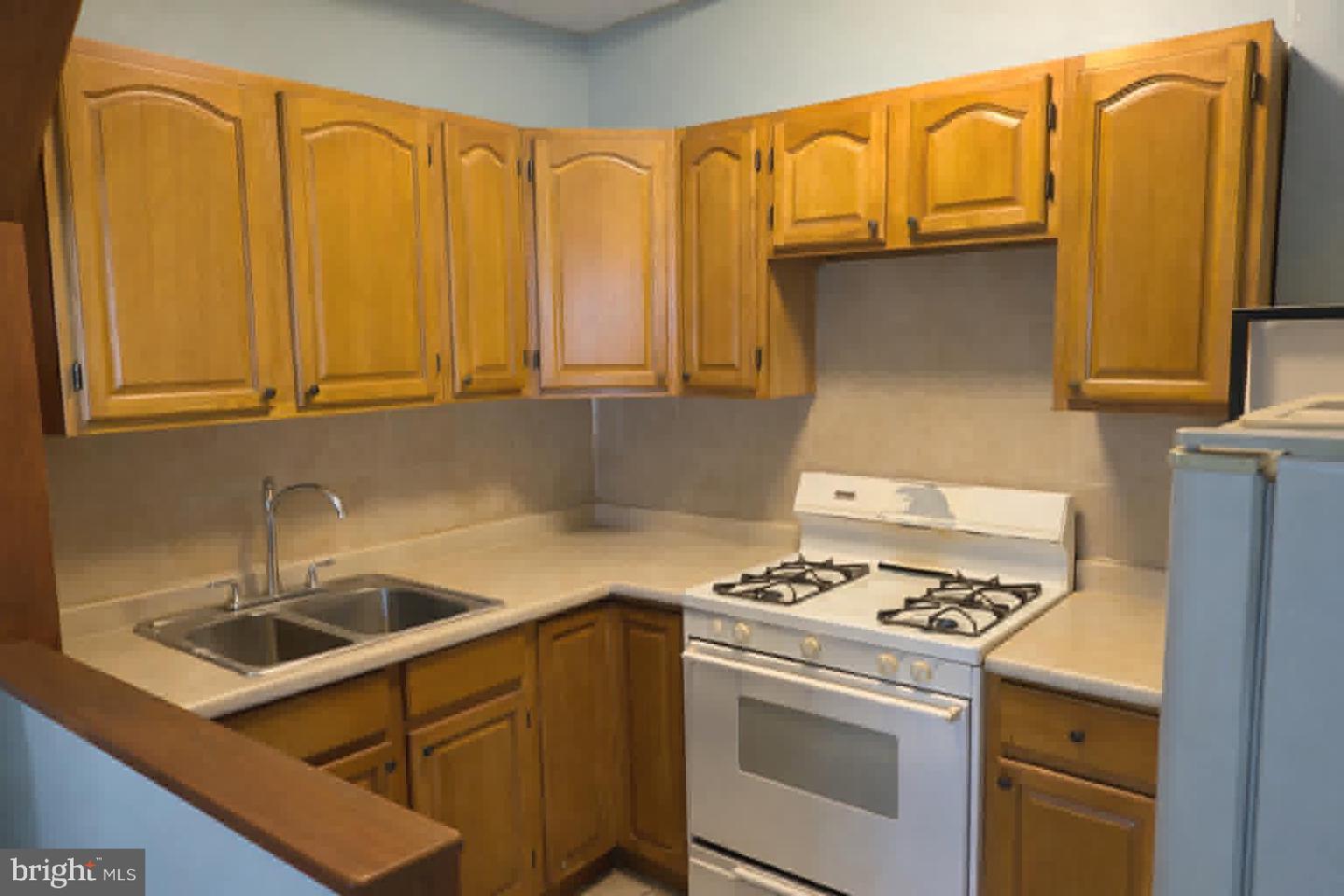 932 Township Line Rd Property Photo 6