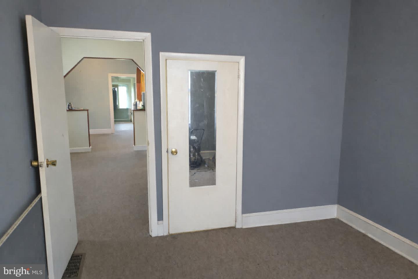 932 Township Line Rd Property Photo 9