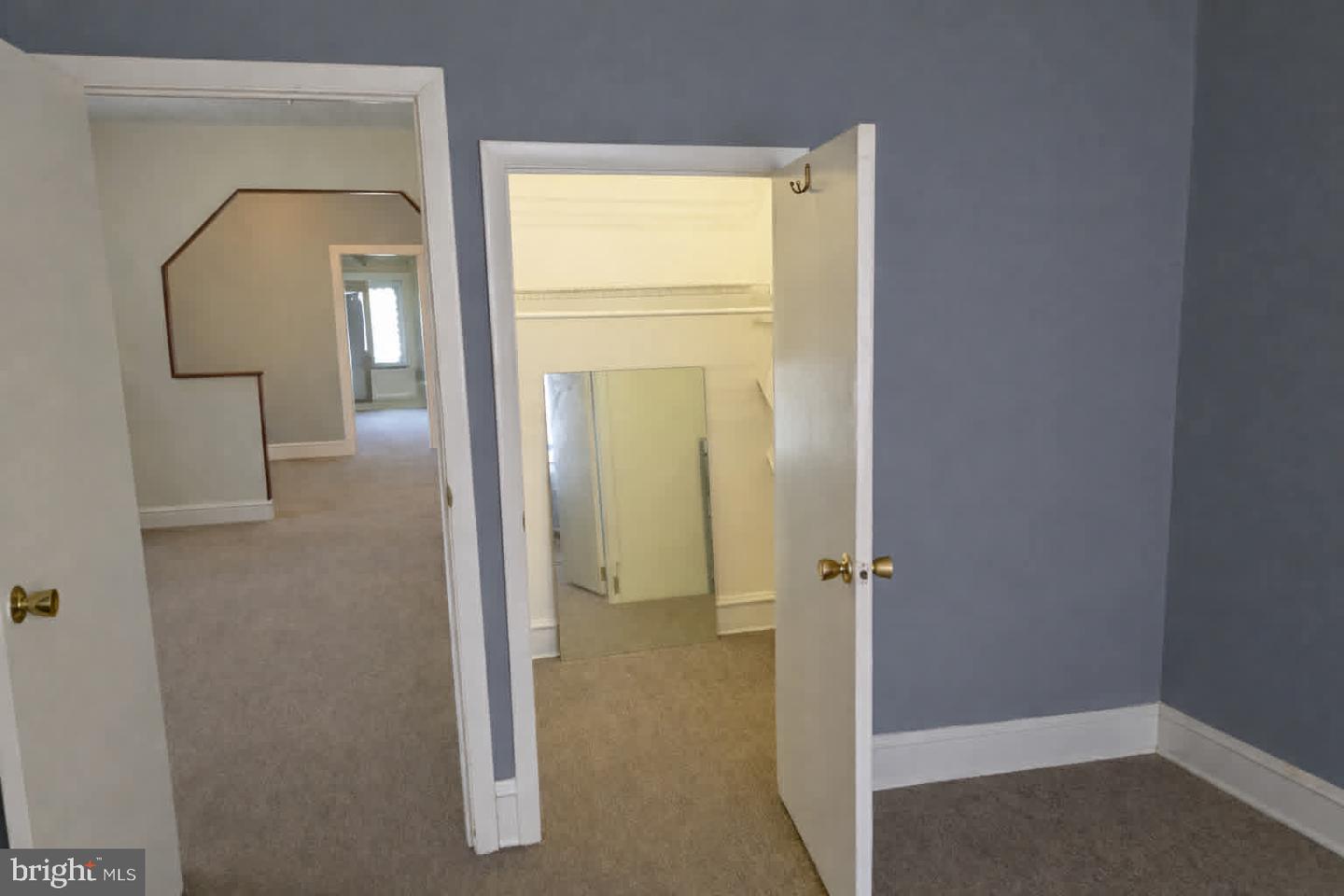 932 Township Line Rd Property Photo 10