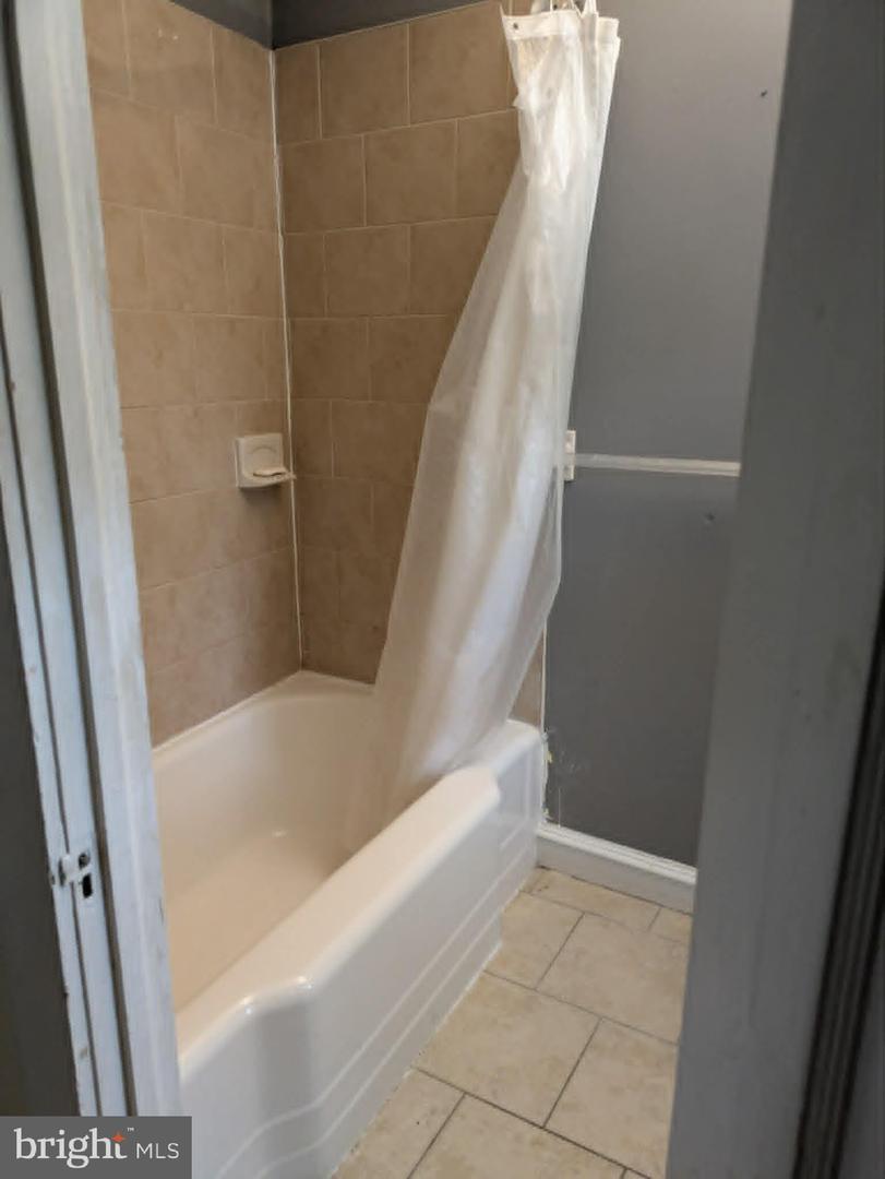 932 Township Line Rd Property Photo 12