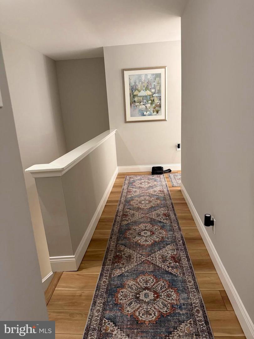 1750 Oakwood Ter #16c Property Photo 5