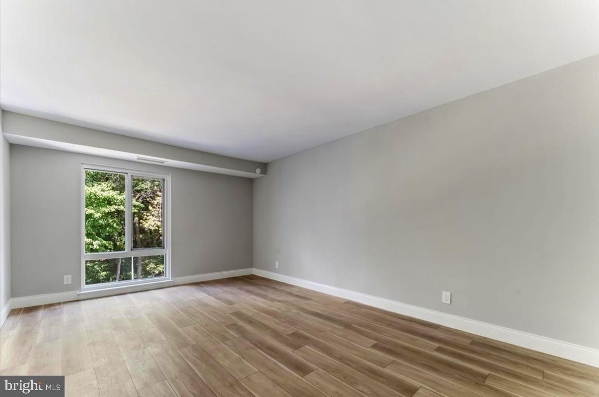 1750 Oakwood Ter #16c Property Photo 12