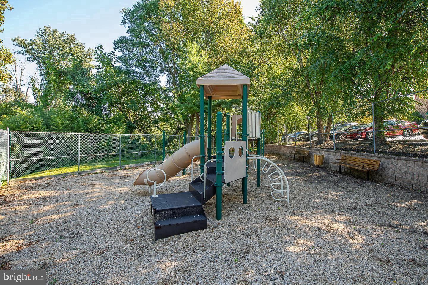 1750 Oakwood Ter #16c Property Photo 31
