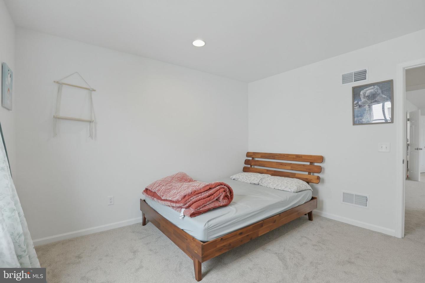 30 Patricia Dr Property Photo 28