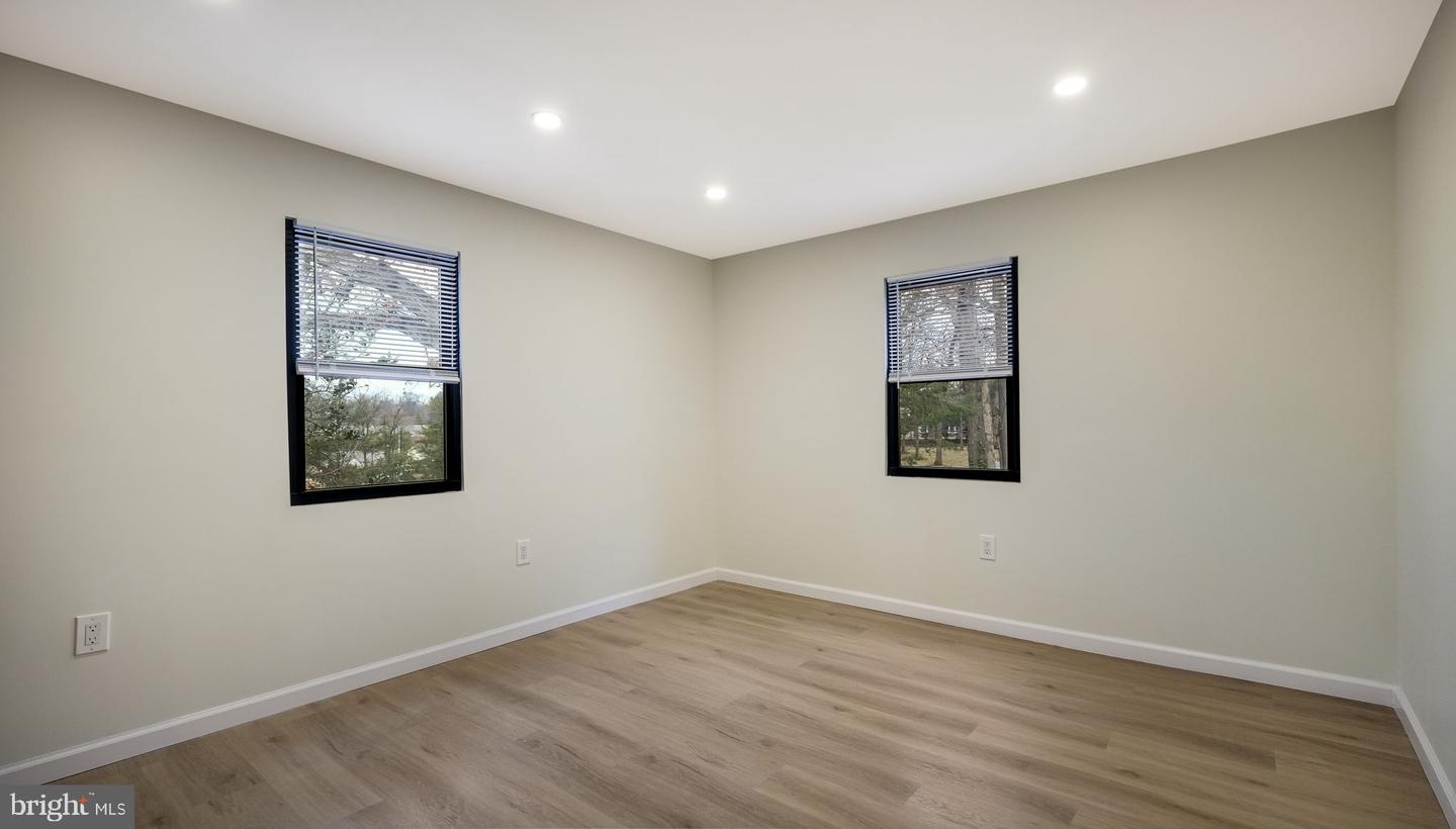 1617 W Church Rd # Property Photo 21