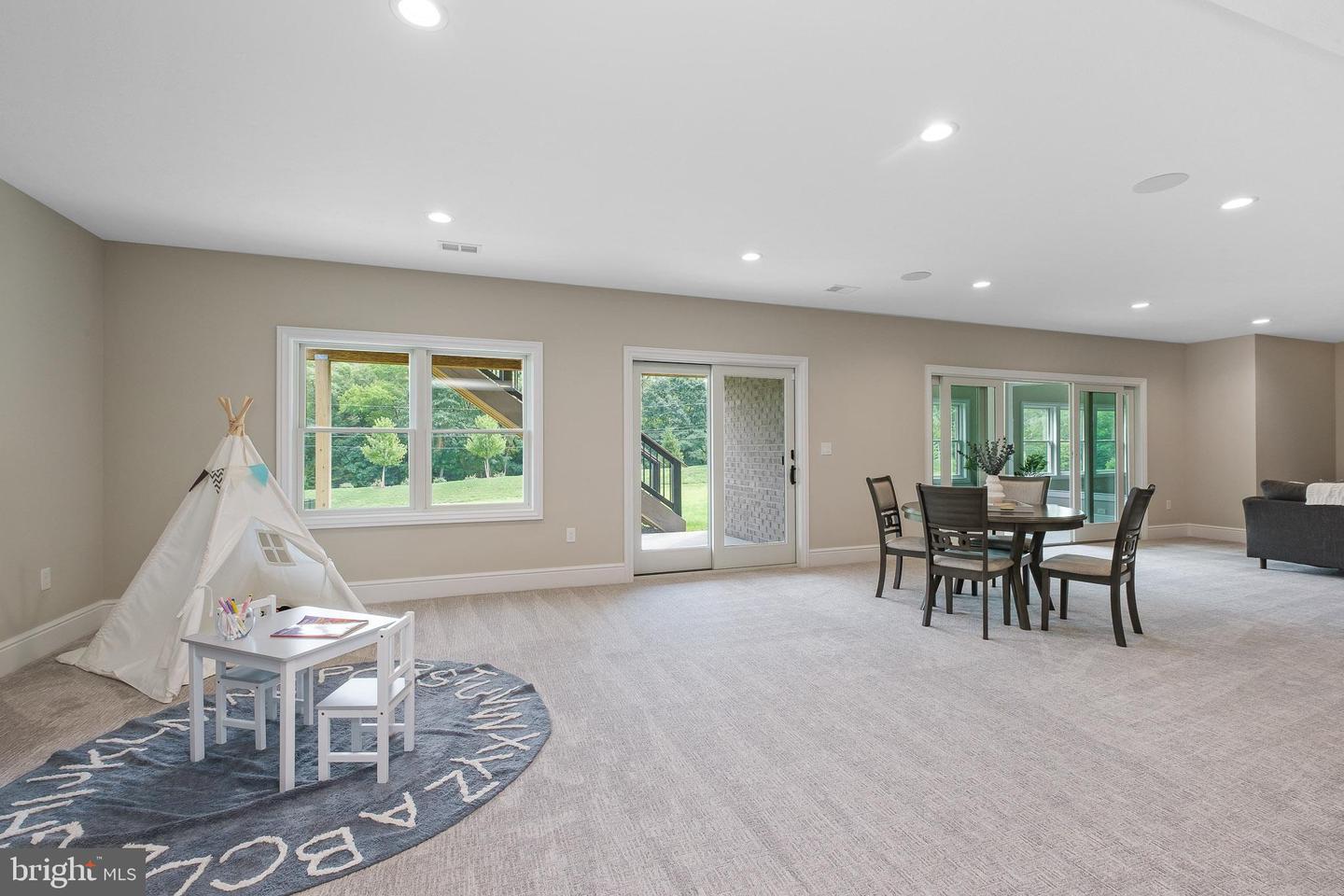 395 Bronson Cir #b3d Property Photo 52