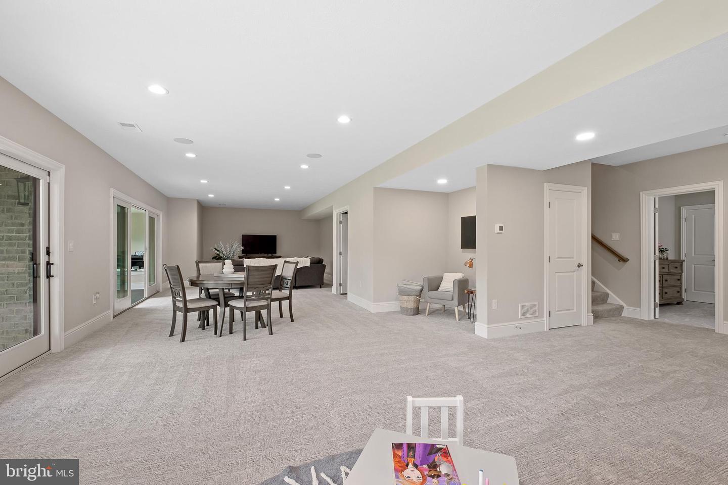 395 Bronson Cir #b3d Property Photo 53