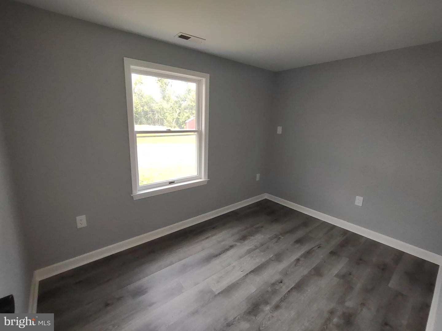 138 Houston Ave Property Photo 18