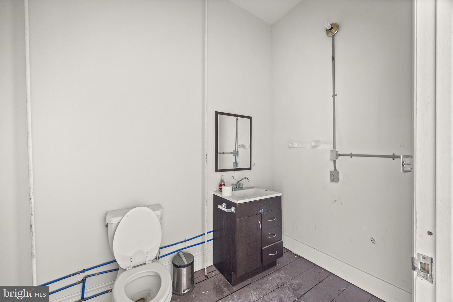 219 E High St Property Photo 24