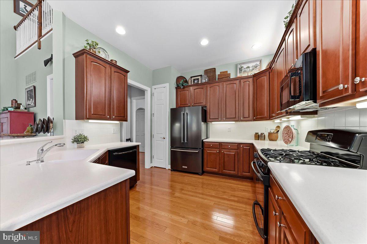 29 Thayer Way Property Photo 16