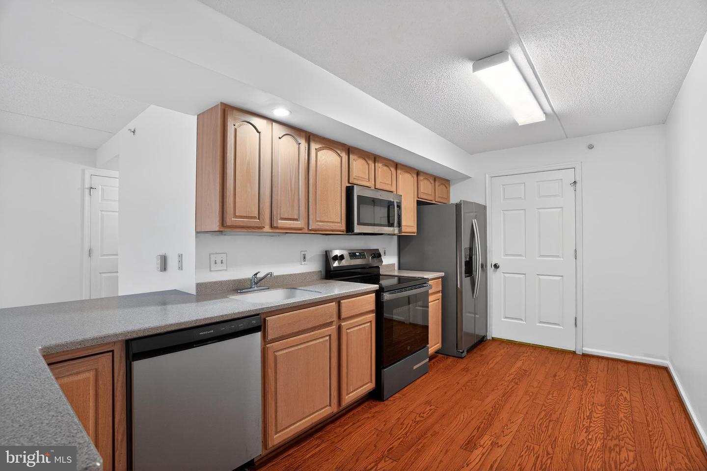 627 Brandon Rd Property Photo 4