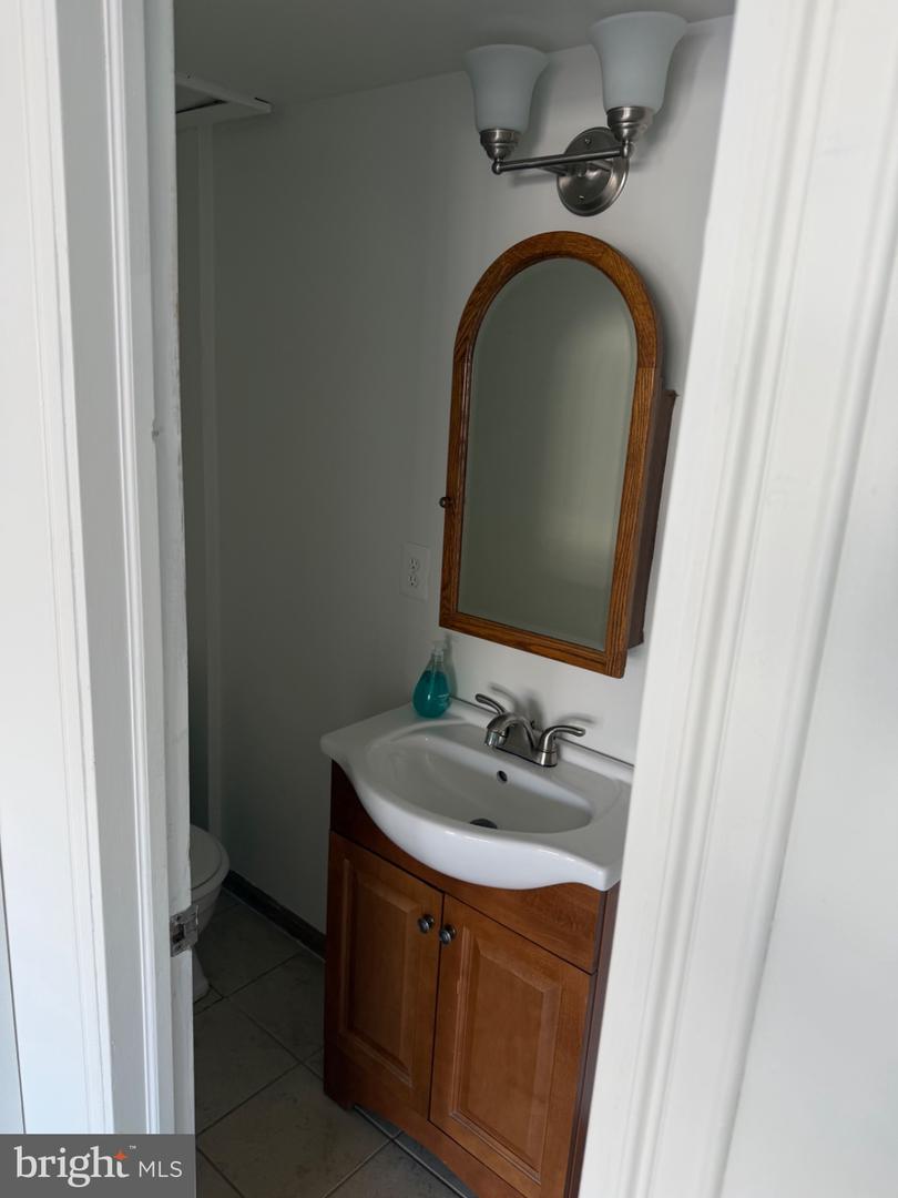 515 N York Rd #9-e Property Photo 7