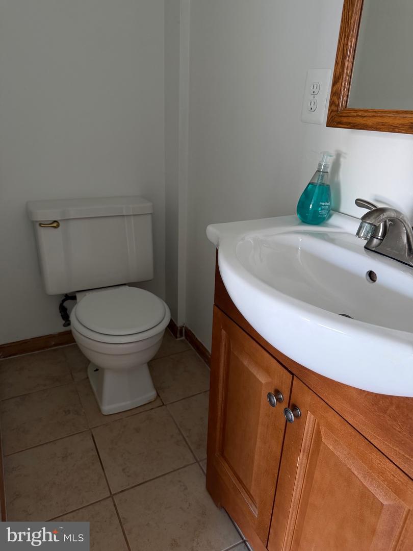 515 N York Rd #9-e Property Photo 8