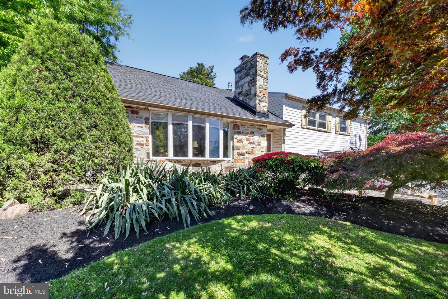 821 BEVERLY RD