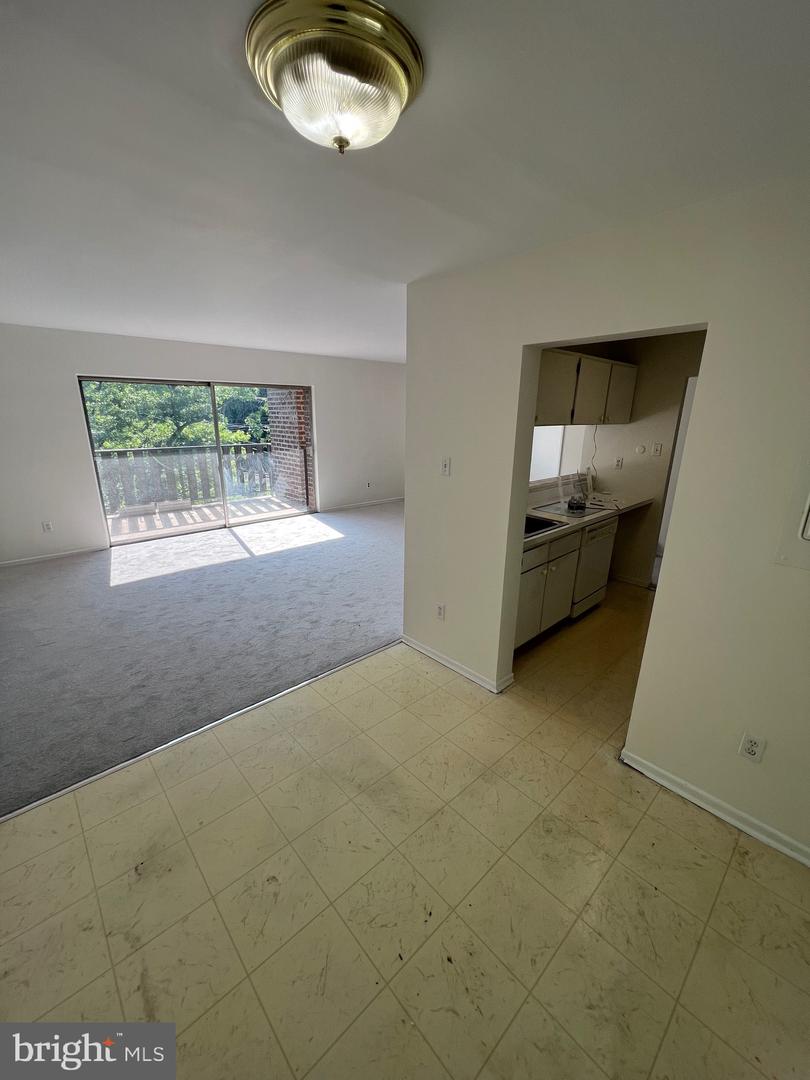 1570 The Fairway #507e Property Photo 7