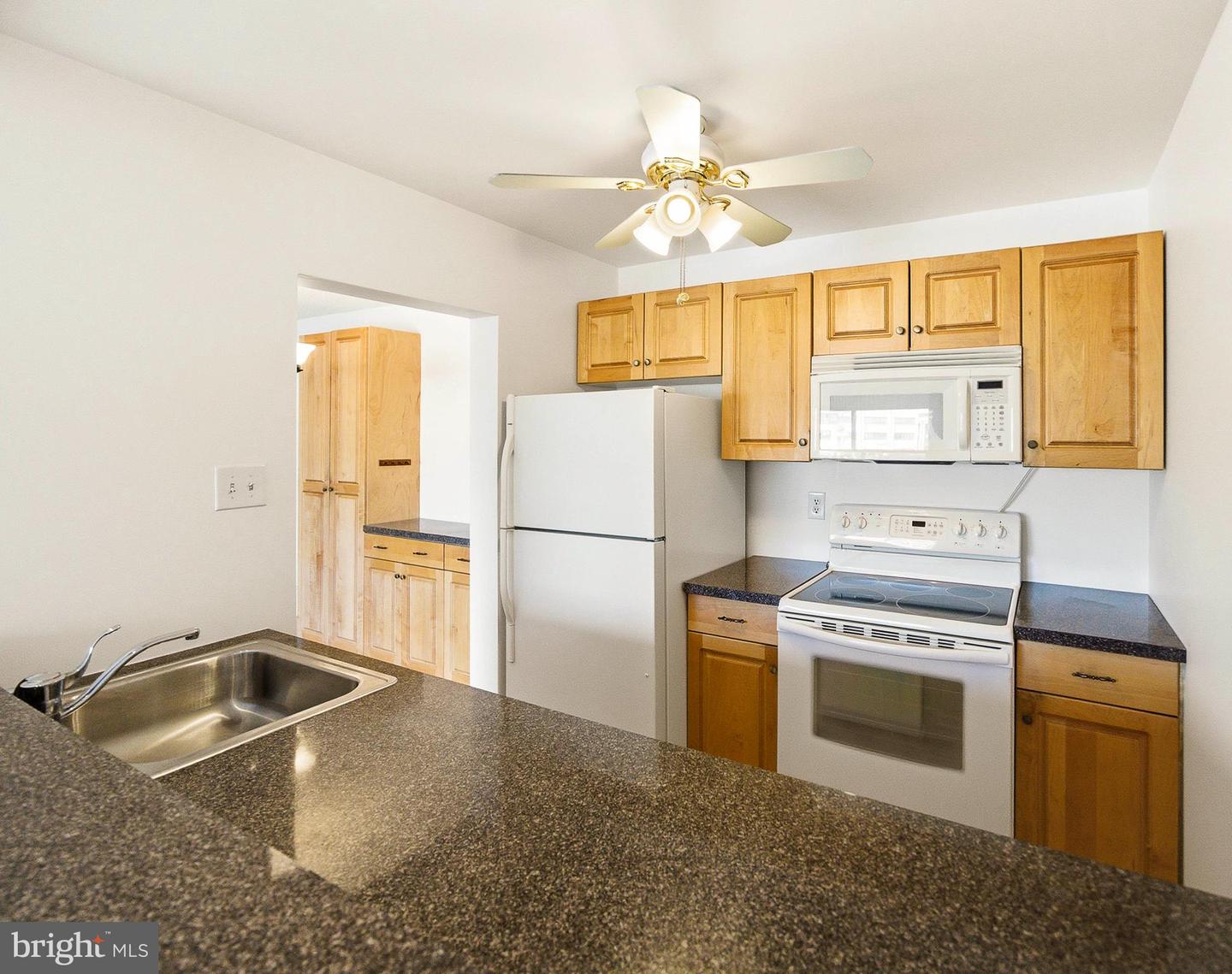 1570 The Fairway #312 E Property Photo 4