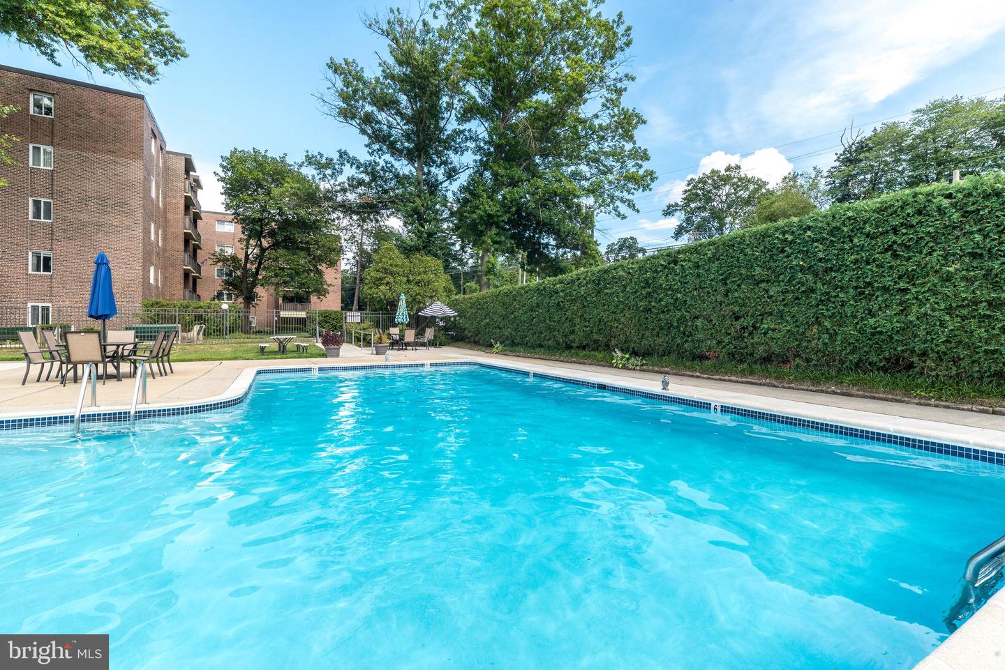 1570 The Fairway #312 E Property Photo 5