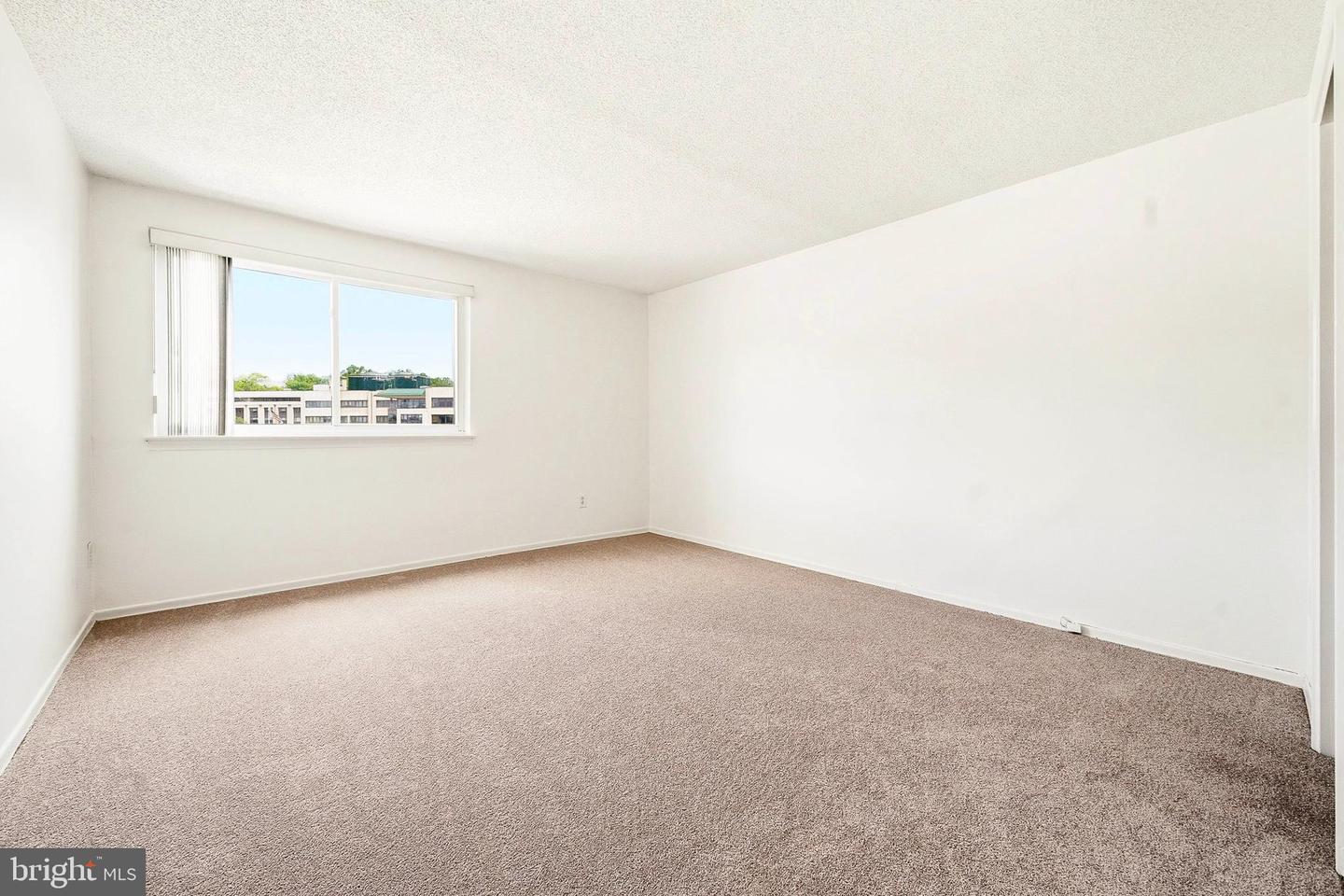 1570 The Fairway #312 E Property Photo 11