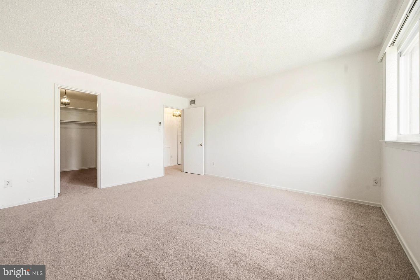 1570 The Fairway #312 E Property Photo 14