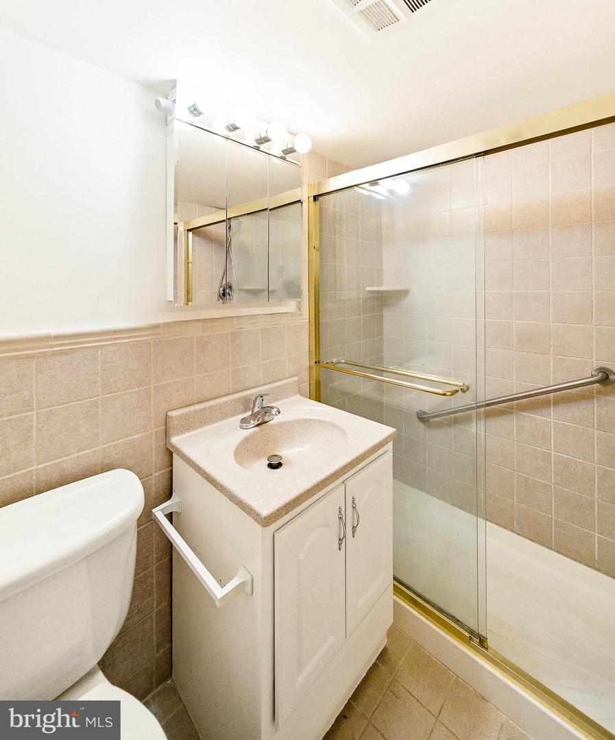 1570 The Fairway #312 E Property Photo 15
